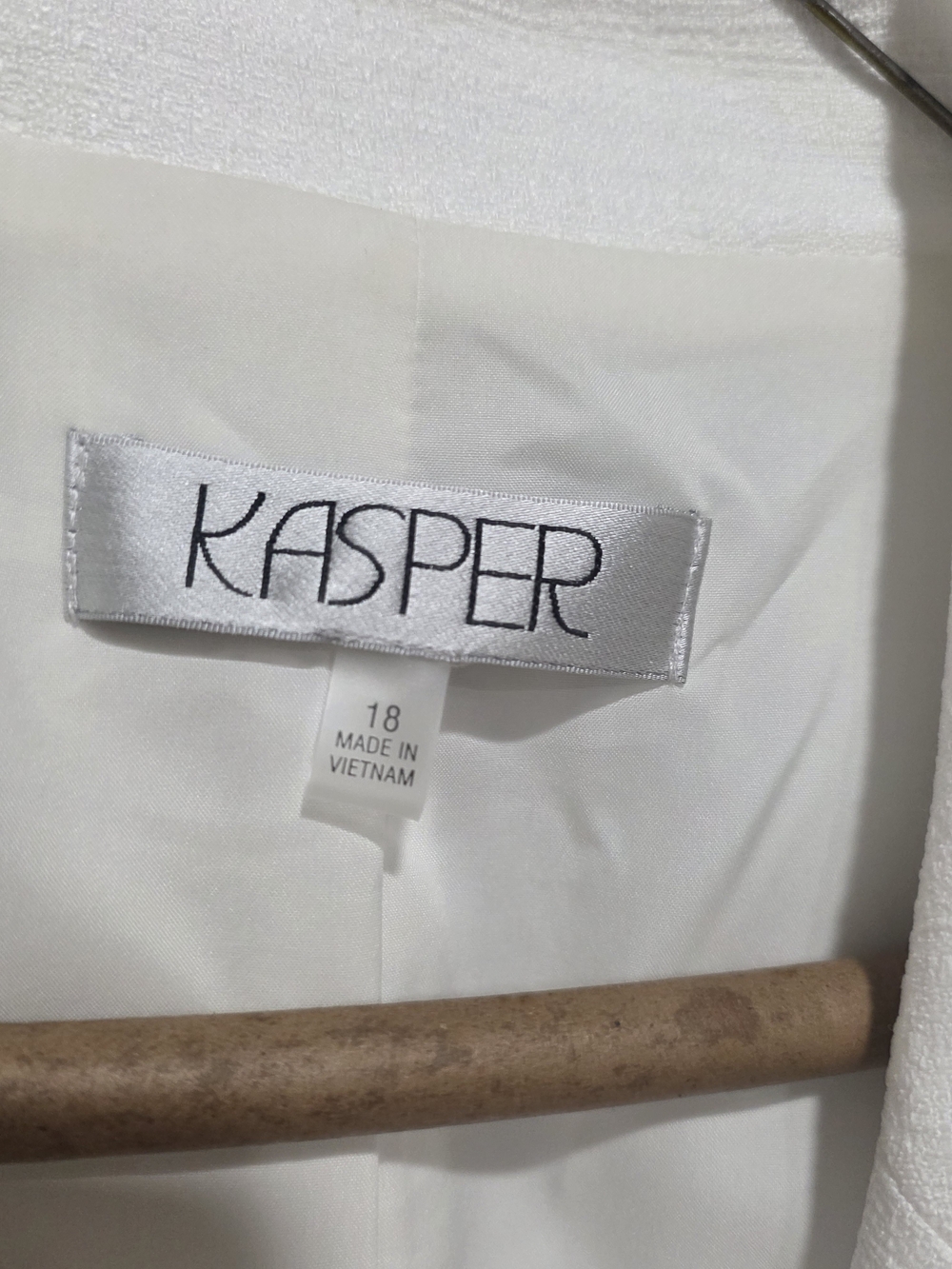 Kasper Women's White Tailored Blazer - Picture 7 of 7